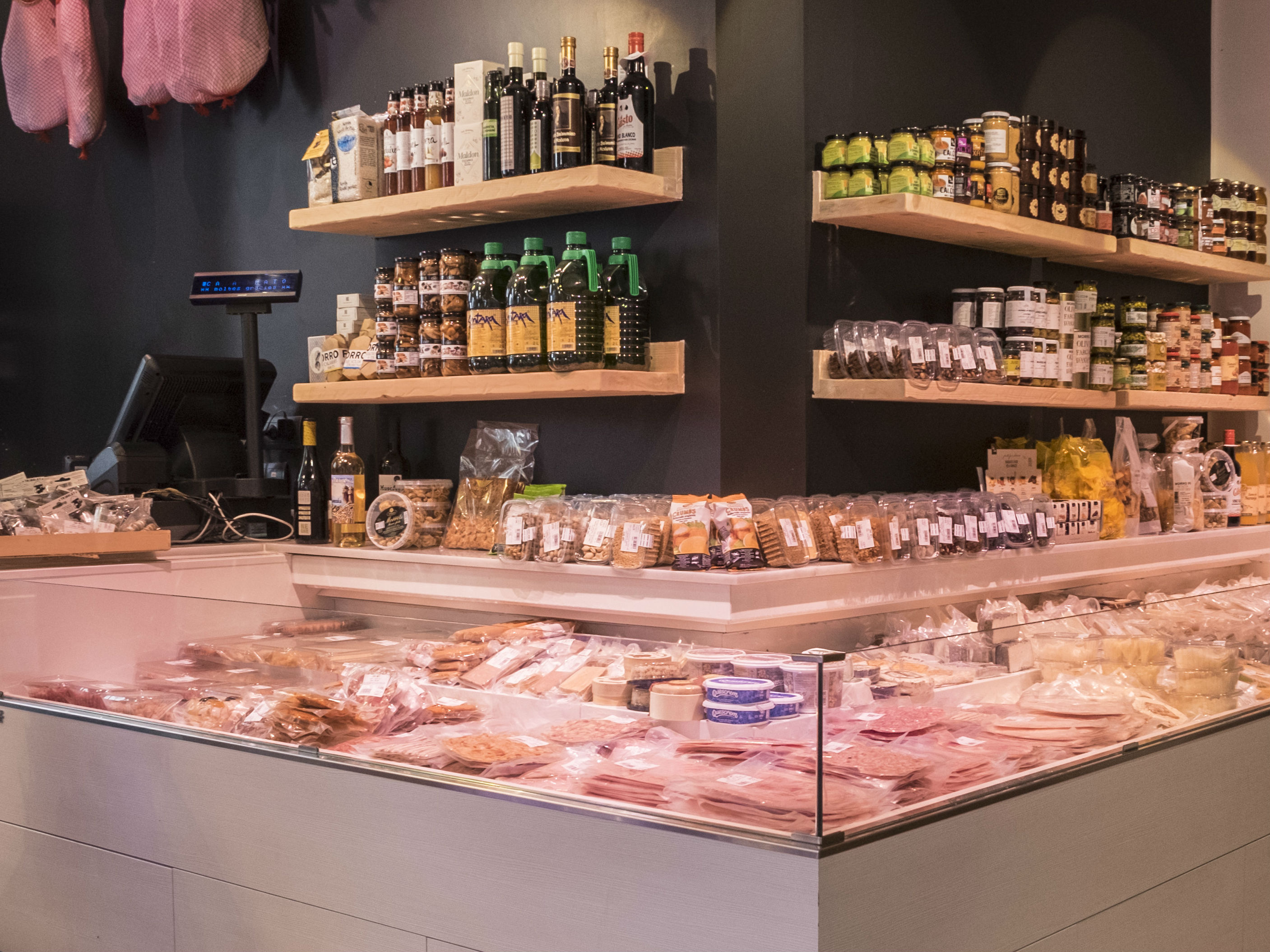 MENJAR INTERNACIONAL - Productes alimentaris frescos Casa Mató Sabadell